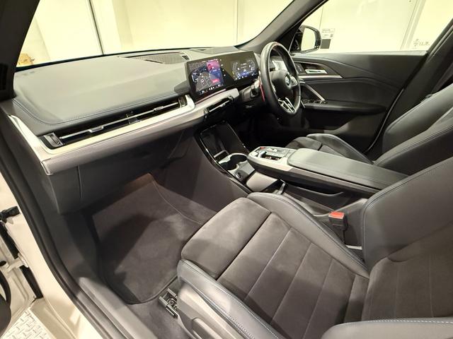 Ｘ１ Ｍ３５ｉ　ｘＤｒｉｖｅ　ハーマンカードンスピーカー　純正ナビゲーションシステム（カーブドディスプレイ）アクティブクルーズコントロール　ハンズオフシステム　駐車支援システム　３６０度カメラ　バックカメラ　ＬＥＤヘッドライト（17枚目）