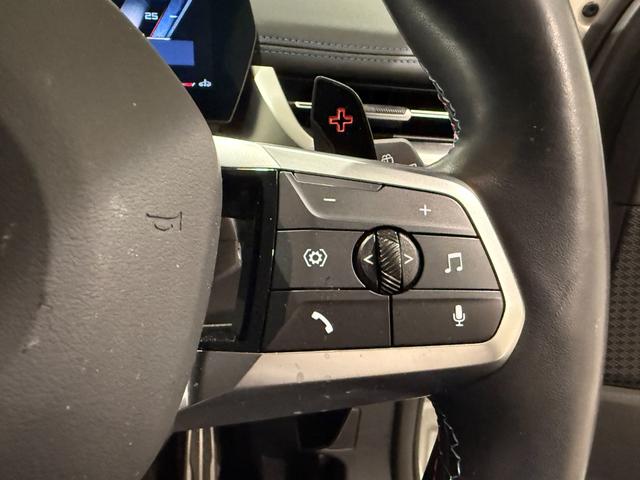 Ｘ１ Ｍ３５ｉ　ｘＤｒｉｖｅ　ハーマンカードンスピーカー　純正ナビゲーションシステム（カーブドディスプレイ）アクティブクルーズコントロール　ハンズオフシステム　駐車支援システム　３６０度カメラ　バックカメラ　ＬＥＤヘッドライト（22枚目）