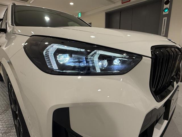 Ｘ１ Ｍ３５ｉ　ｘＤｒｉｖｅ　ハーマンカードンスピーカー　純正ナビゲーションシステム（カーブドディスプレイ）アクティブクルーズコントロール　ハンズオフシステム　駐車支援システム　３６０度カメラ　バックカメラ　ＬＥＤヘッドライト（37枚目）