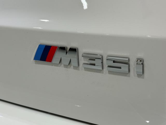 Ｘ１ Ｍ３５ｉ　ｘＤｒｉｖｅ　ハーマンカードンスピーカー　純正ナビゲーションシステム（カーブドディスプレイ）アクティブクルーズコントロール　ハンズオフシステム　駐車支援システム　３６０度カメラ　バックカメラ　ＬＥＤヘッドライト（46枚目）