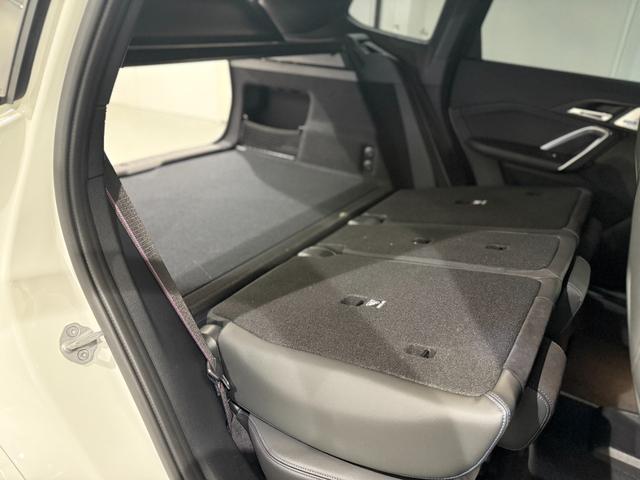 Ｘ１ Ｍ３５ｉ　ｘＤｒｉｖｅ　ハーマンカードンスピーカー　純正ナビゲーションシステム（カーブドディスプレイ）アクティブクルーズコントロール　ハンズオフシステム　駐車支援システム　３６０度カメラ　バックカメラ　ＬＥＤヘッドライト（50枚目）