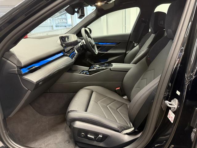 ５シリーズ ５２３ｉ　Ｍスポーツ　アクティブクルーズコントロール　ハンズオフシステム（手放し運転）　３６０度カメラ　駐車支援システム　電動トランク　純正ナビ　ＬＥＤヘッドライト　ＥＴＣ　フルセグテレビ　元レンタカー（9枚目）