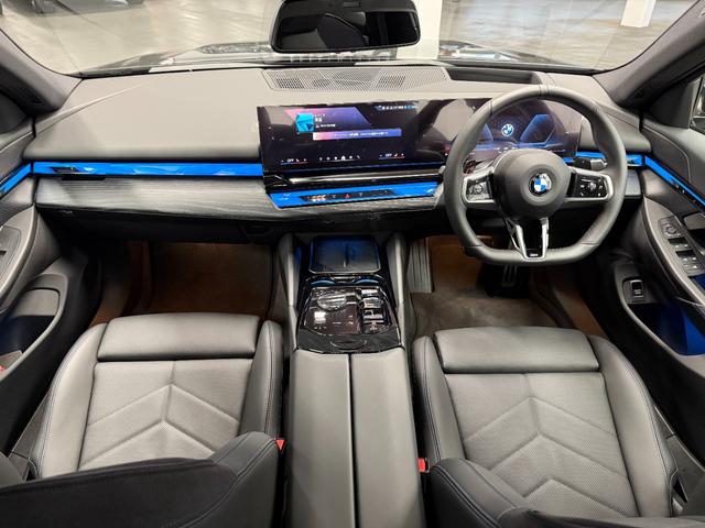 ５シリーズ ５２３ｉ　Ｍスポーツ　アクティブクルーズコントロール　ハンズオフシステム（手放し運転）　３６０度カメラ　駐車支援システム　電動トランク　純正ナビ　ＬＥＤヘッドライト　ＥＴＣ　フルセグテレビ　元レンタカー（17枚目）