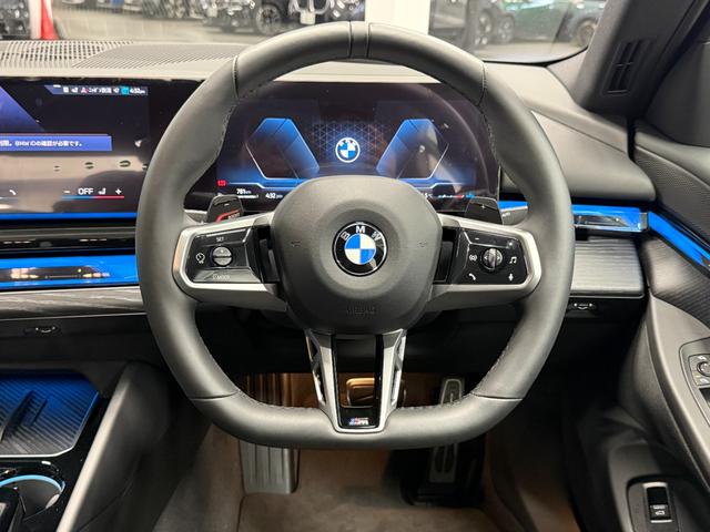５シリーズ ５２３ｉ　Ｍスポーツ　アクティブクルーズコントロール　ハンズオフシステム（手放し運転）　３６０度カメラ　駐車支援システム　電動トランク　純正ナビ　ＬＥＤヘッドライト　ＥＴＣ　フルセグテレビ　元レンタカー（18枚目）