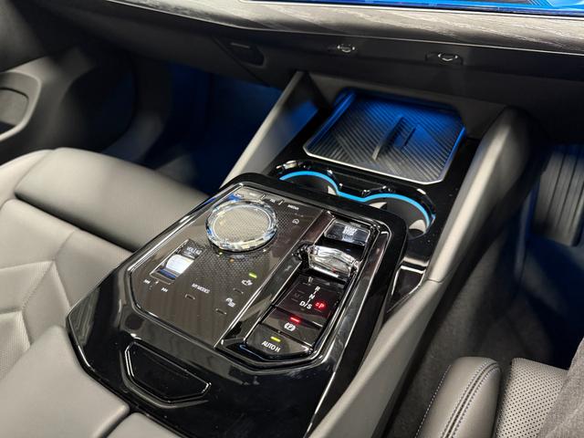 ５シリーズ ５２３ｉ　Ｍスポーツ　アクティブクルーズコントロール　ハンズオフシステム（手放し運転）　３６０度カメラ　駐車支援システム　電動トランク　純正ナビ　ＬＥＤヘッドライト　ＥＴＣ　フルセグテレビ　元レンタカー（32枚目）