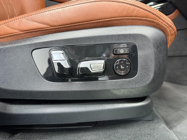 Ｘ７ ｘＤｒｉｖｅ　４０ｄ　Ｍスポーツ　ブラウンレザーシート　パノラマガラスサンルーフ　アクティブクルーズコントロール　ハーマンカードンスピーカー　３６０度カメラ　純正ナビ　ＬＥＤヘッドライト　元レンタカー（7枚目）