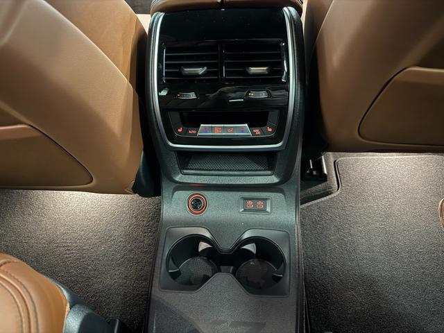 Ｘ７ ｘＤｒｉｖｅ　４０ｄ　Ｍスポーツ　ブラウンレザーシート　パノラマガラスサンルーフ　アクティブクルーズコントロール　ハーマンカードンスピーカー　３６０度カメラ　純正ナビ　ＬＥＤヘッドライト　元レンタカー（17枚目）