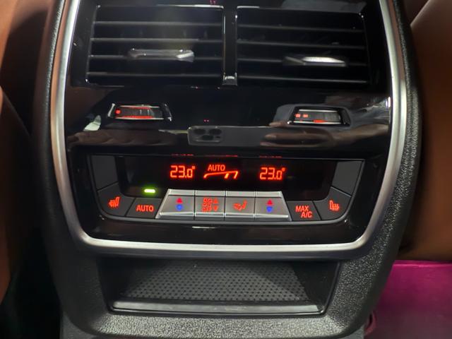 Ｘ７ ｘＤｒｉｖｅ　４０ｄ　Ｍスポーツ　ブラウンレザーシート　パノラマガラスサンルーフ　アクティブクルーズコントロール　ハーマンカードンスピーカー　３６０度カメラ　純正ナビ　ＬＥＤヘッドライト　元レンタカー（18枚目）