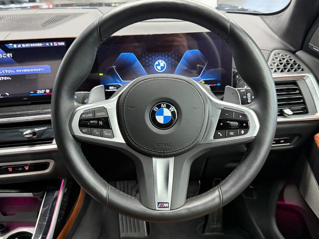 Ｘ７ ｘＤｒｉｖｅ　４０ｄ　Ｍスポーツ　ブラウンレザーシート　パノラマガラスサンルーフ　アクティブクルーズコントロール　ハーマンカードンスピーカー　３６０度カメラ　純正ナビ　ＬＥＤヘッドライト　元レンタカー（20枚目）