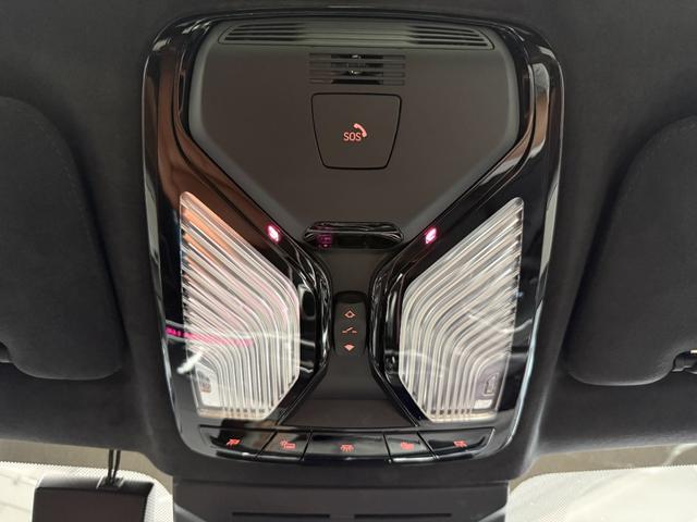 Ｘ７ ｘＤｒｉｖｅ　４０ｄ　Ｍスポーツ　ブラウンレザーシート　パノラマガラスサンルーフ　アクティブクルーズコントロール　ハーマンカードンスピーカー　３６０度カメラ　純正ナビ　ＬＥＤヘッドライト　元レンタカー（36枚目）