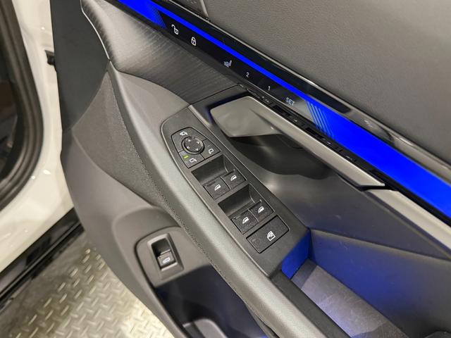 ５シリーズ ５２３ｄ　ｘＤｒｉｖｅ　Ｍスポーツ　アクティブクルーズコントロール　オートトランク　シートヒーター　衝突被害軽減ブレーキ　障害物センサー　３６０度カメラ　フロントカメラ（4枚目）