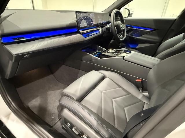 ５シリーズ ５２３ｄ　ｘＤｒｉｖｅ　Ｍスポーツ　アクティブクルーズコントロール　オートトランク　シートヒーター　衝突被害軽減ブレーキ　障害物センサー　３６０度カメラ　フロントカメラ（16枚目）