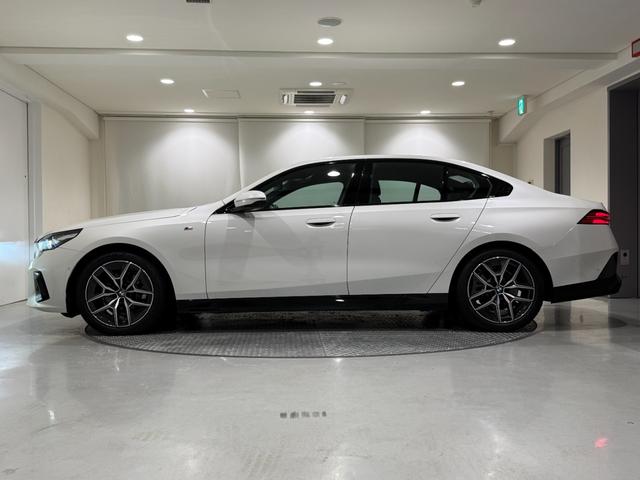 ５シリーズ ５２３ｄ　ｘＤｒｉｖｅ　Ｍスポーツ　アクティブクルーズコントロール　オートトランク　シートヒーター　衝突被害軽減ブレーキ　障害物センサー　３６０度カメラ　フロントカメラ（51枚目）