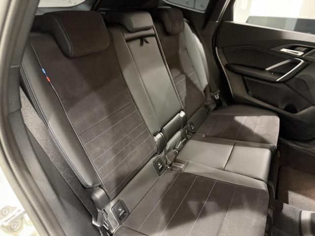 Ｘ１ ｘＤｒｉｖｅ　２０ｄ　Ｍスポーツ　アルカンタラシート　ヘッドアップディスプレイ　純正ナビゲーション　３６０度カメラ　駐車支援システム　アクティブクルーズコントロール（9枚目）