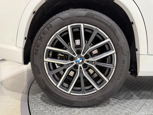 Ｘ１ ｘＤｒｉｖｅ　２０ｄ　Ｍスポーツ　アルカンタラシート　ヘッドアップディスプレイ　純正ナビゲーション　３６０度カメラ　駐車支援システム　アクティブクルーズコントロール（53枚目）