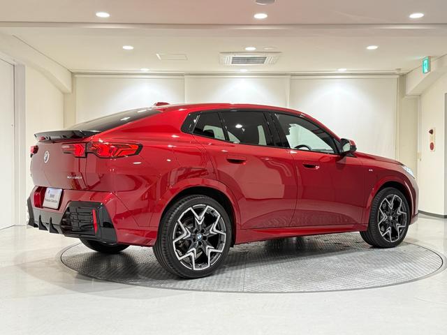 X2 xDrive 20i Mスポーツハイラインパッケージ ハーマンカードンスピーカー ヘッドアップディスプレイ シートヒーター 360度カメラ 衝突被害軽減ブレーキ 障害物センサー LEDヘッドライト(52枚目)