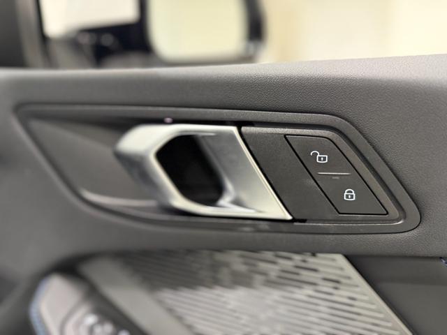 1シリーズ 120 Mスポーツ アルカンタラシート 純正ナビゲーション 電動シート シートヒーター 電動ゲート 駐車支援システム 360度カメラ アクティブクルーズコントロール(7枚目)