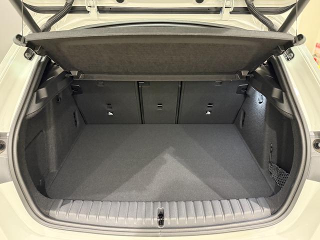 1シリーズ 120 Mスポーツ アルカンタラシート 純正ナビゲーション 電動シート シートヒーター 電動ゲート 駐車支援システム 360度カメラ アクティブクルーズコントロール(12枚目)