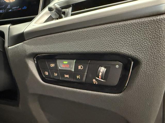 3シリーズ 320d xDriveMスポーツハイラインパッケージ ブラックレザーシート ヘッドアップディスプレイ アクティブクルーズコントロール ハンズオフシステム 駐車支援システム 純正ナビゲーションシステム 電動トランク LEDヘッドライト ETC(8枚目)