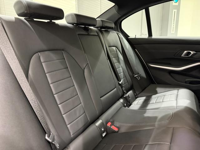 3シリーズ 320d xDriveMスポーツハイラインパッケージ ブラックレザーシート ヘッドアップディスプレイ アクティブクルーズコントロール ハンズオフシステム 駐車支援システム 純正ナビゲーションシステム 電動トランク LEDヘッドライト ETC(12枚目)