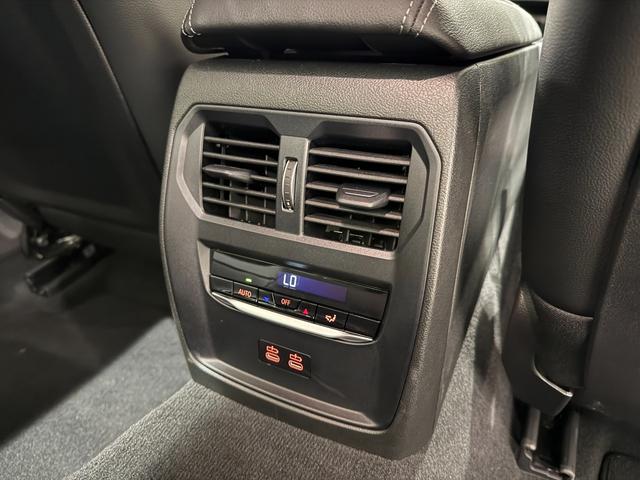 3シリーズ 320d xDriveMスポーツハイラインパッケージ ブラックレザーシート ヘッドアップディスプレイ アクティブクルーズコントロール ハンズオフシステム 駐車支援システム 純正ナビゲーションシステム 電動トランク LEDヘッドライト ETC(14枚目)