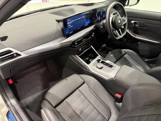 3シリーズ 320d xDriveMスポーツハイラインパッケージ ブラックレザーシート ヘッドアップディスプレイ アクティブクルーズコントロール ハンズオフシステム 駐車支援システム 純正ナビゲーションシステム 電動トランク LEDヘッドライト ETC(18枚目)