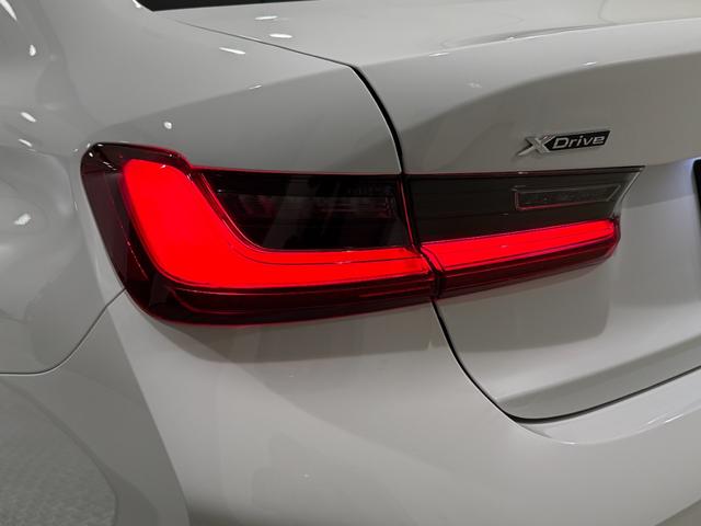 3シリーズ 320d xDriveMスポーツハイラインパッケージ ブラックレザーシート ヘッドアップディスプレイ アクティブクルーズコントロール ハンズオフシステム 駐車支援システム 純正ナビゲーションシステム 電動トランク LEDヘッドライト ETC(48枚目)