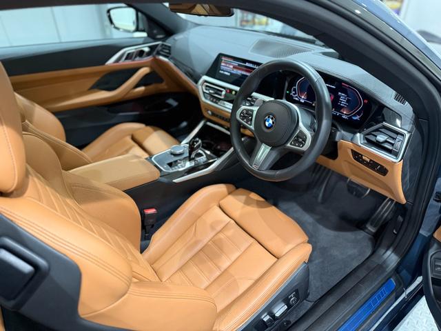 ４シリーズ Ｍ４４０ｉ　ｘＤｒｉｖｅクーペ　ｈａｒｍａｎ／ｋａｒｄｏｎスピーカー　コニャックレザー　サンルーフ　ヘッドアップディスプレイ　純正ナビゲーション　駐車支援システム　アクティブクルーズコントロール（2枚目）