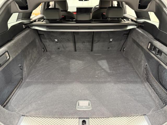 5シリーズ 523d xDriveツーリング Mスポーツ コンフォートパッケージ 4ゾーンエアコン 純正ナビゲーション 駐車支援システム アクティブクルーズコントロール 360度カメラ LEDヘッドライト アイコニックグロー(12枚目)