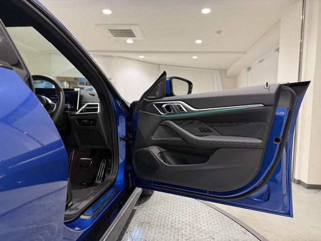i4 eDrive 40 Mスポーツ 360度カメラ アクティブクルーズコントロール 障害物センサー 衝突被害軽減ブレーキ シートヒーター 電動トランク 電動シート(6枚目)