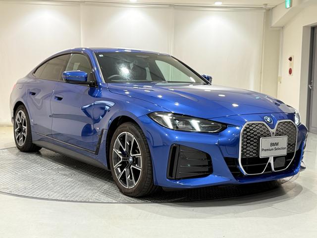 i4 eDrive 40 Mスポーツ 360度カメラ アクティブクルーズコントロール 障害物センサー 衝突被害軽減ブレーキ シートヒーター 電動トランク 電動シート(48枚目)