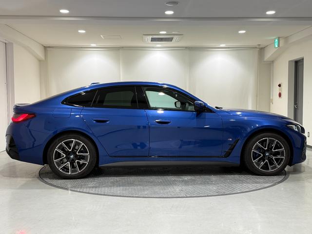 i4 eDrive 40 Mスポーツ 360度カメラ アクティブクルーズコントロール 障害物センサー 衝突被害軽減ブレーキ シートヒーター 電動トランク 電動シート(49枚目)