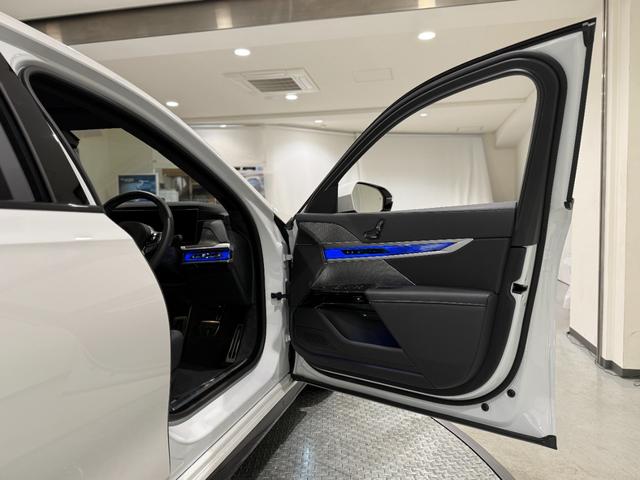 7シリーズ 740d xDrive Mスポーツ ブラックレザーシート Bowers&Wilkinsスピーカー シートマッサージ 純正ナビゲーション 駐車支援システム シートヒーター シートエアコン 360度カメラ(6枚目)