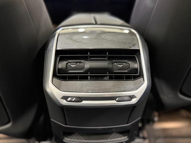 7シリーズ 740d xDrive Mスポーツ ブラックレザーシート Bowers&Wilkinsスピーカー シートマッサージ 純正ナビゲーション 駐車支援システム シートヒーター シートエアコン 360度カメラ(18枚目)