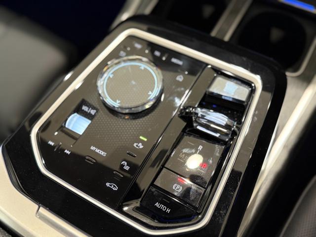 7シリーズ 740d xDrive Mスポーツ ブラックレザーシート Bowers&Wilkinsスピーカー シートマッサージ 純正ナビゲーション 駐車支援システム シートヒーター シートエアコン 360度カメラ(44枚目)