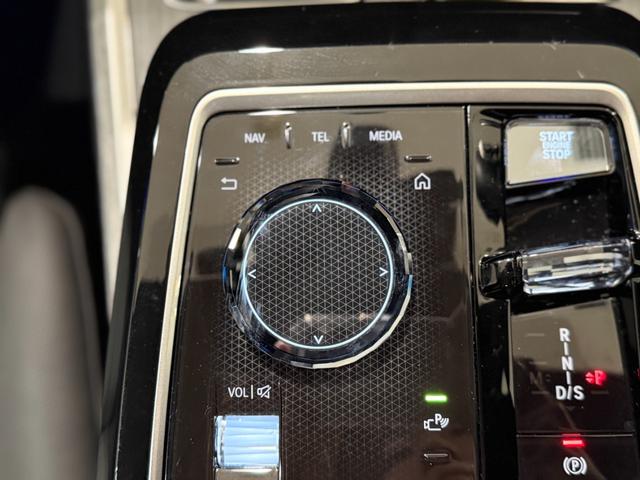 7シリーズ 740d xDrive Mスポーツ ブラックレザーシート Bowers&Wilkinsスピーカー シートマッサージ 純正ナビゲーション 駐車支援システム シートヒーター シートエアコン 360度カメラ(45枚目)