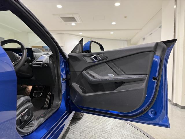 2シリーズ 220dグランクーペ Mスポーツ アルカンタラシート harman/kardonスピーカー 純正ナビゲーション 駐車支援システム 360度カメラ ヘッドアップディスプレイ 電動シート アクティブクルーズコントロール(6枚目)
