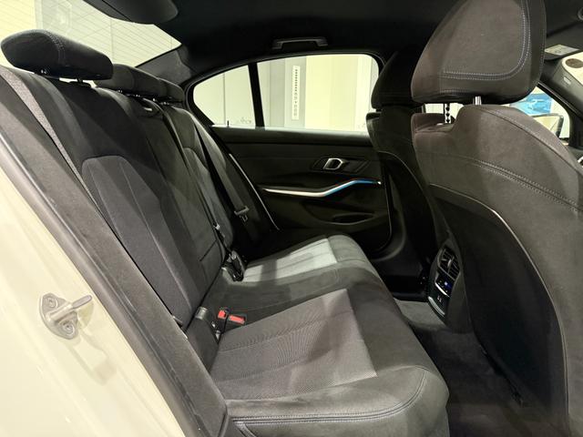 3シリーズ 320d xDrive Mスポーツ アクティブクルーズコントロール ハンズオフシステム 駐車支援システム LEDヘッドライト ETC 360度カメラ カーブドディスプレイ 純正ナビゲーションシステム 電動トランク シートヒーター(12枚目)