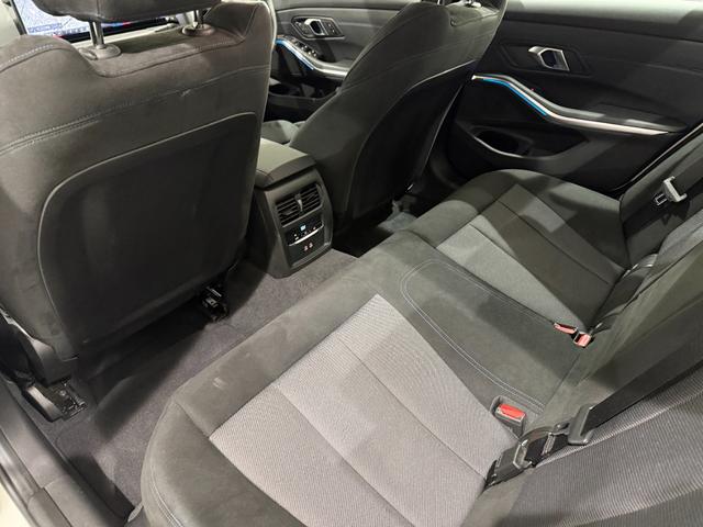 3シリーズ 320d xDrive Mスポーツ アクティブクルーズコントロール ハンズオフシステム 駐車支援システム LEDヘッドライト ETC 360度カメラ カーブドディスプレイ 純正ナビゲーションシステム 電動トランク シートヒーター(22枚目)