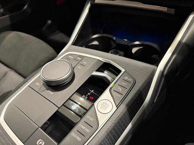 3シリーズ 320d xDrive Mスポーツ アクティブクルーズコントロール ハンズオフシステム 駐車支援システム LEDヘッドライト ETC 360度カメラ カーブドディスプレイ 純正ナビゲーションシステム 電動トランク シートヒーター(38枚目)