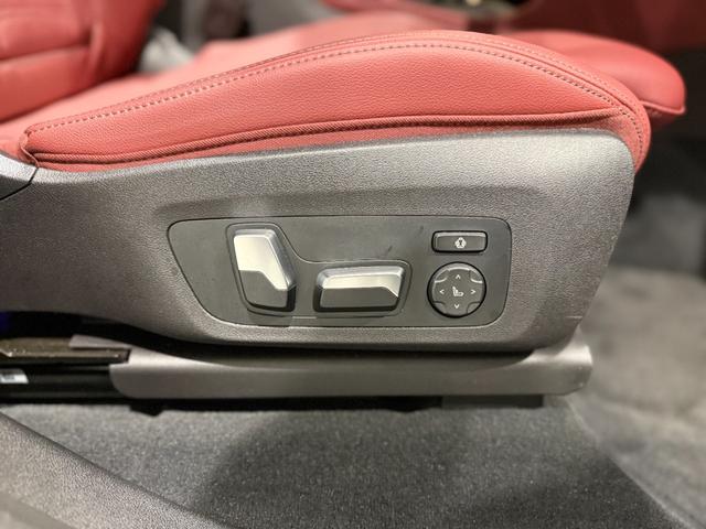 豊島区の中心にある池袋駅西口から一直線、要町通り沿いにございます。板橋区、文京区、新宿区、練馬区に隣接しています。