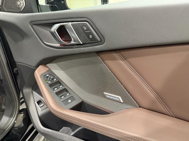 1シリーズ 120 Mスポーツ ハイラインパッケージ アクティブクルーズコントロール 360度カメラ カーブドディスプレイ 純正ナビゲーションシステム ヘッドアップディスプレイ ハーマンカードンスピーカー LEDヘッドライト ETC Bluetooth(5枚目)