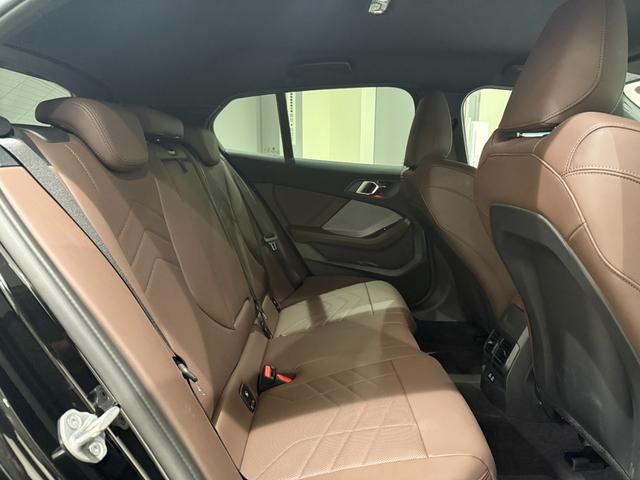 1シリーズ 120 Mスポーツ ハイラインパッケージ アクティブクルーズコントロール 360度カメラ カーブドディスプレイ 純正ナビゲーションシステム ヘッドアップディスプレイ ハーマンカードンスピーカー LEDヘッドライト ETC Bluetooth(11枚目)