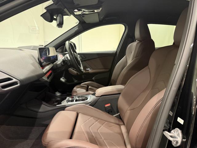 1シリーズ 120 Mスポーツ ハイラインパッケージ アクティブクルーズコントロール 360度カメラ カーブドディスプレイ 純正ナビゲーションシステム ヘッドアップディスプレイ ハーマンカードンスピーカー LEDヘッドライト ETC Bluetooth(15枚目)