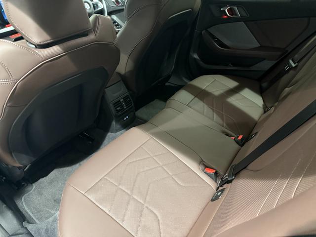 1シリーズ 120 Mスポーツ ハイラインパッケージ アクティブクルーズコントロール 360度カメラ カーブドディスプレイ 純正ナビゲーションシステム ヘッドアップディスプレイ ハーマンカードンスピーカー LEDヘッドライト ETC Bluetooth(20枚目)