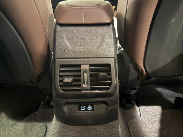 1シリーズ 120 Mスポーツ ハイラインパッケージ アクティブクルーズコントロール 360度カメラ カーブドディスプレイ 純正ナビゲーションシステム ヘッドアップディスプレイ ハーマンカードンスピーカー LEDヘッドライト ETC Bluetooth(23枚目)