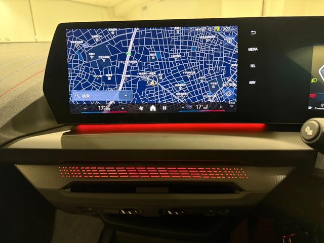 1シリーズ 120 Mスポーツ ハイラインパッケージ アクティブクルーズコントロール 360度カメラ カーブドディスプレイ 純正ナビゲーションシステム ヘッドアップディスプレイ ハーマンカードンスピーカー LEDヘッドライト ETC Bluetooth(37枚目)