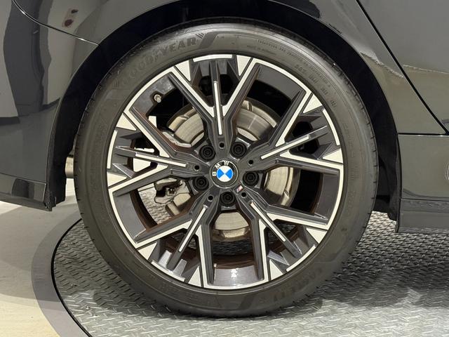 1シリーズ 120 Mスポーツ ハイラインパッケージ アクティブクルーズコントロール 360度カメラ カーブドディスプレイ 純正ナビゲーションシステム ヘッドアップディスプレイ ハーマンカードンスピーカー LEDヘッドライト ETC Bluetooth(52枚目)