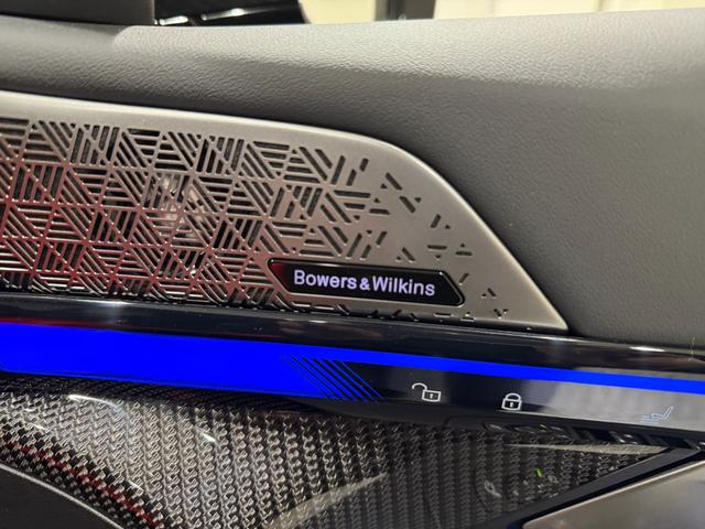 M5 Bowers & Wilkinsスピーカー フロント・リアシートヒーターベンチレーションシート 電動トランク 360度カメラ LEDヘッドライト(7枚目)