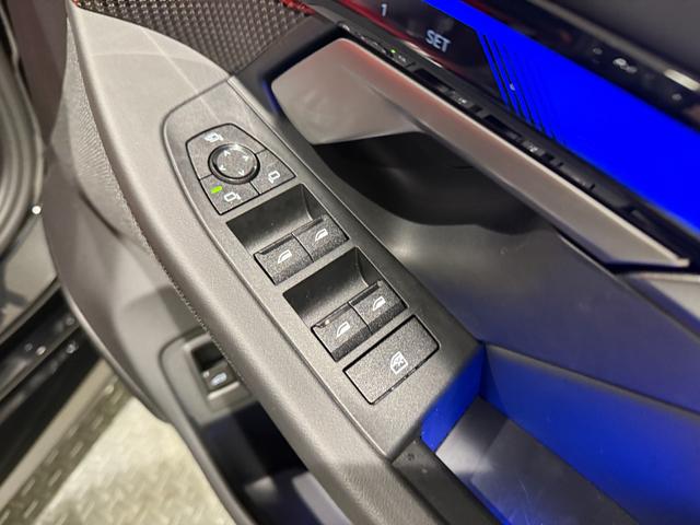 M5 Bowers & Wilkinsスピーカー フロント・リアシートヒーターベンチレーションシート 電動トランク 360度カメラ LEDヘッドライト(9枚目)